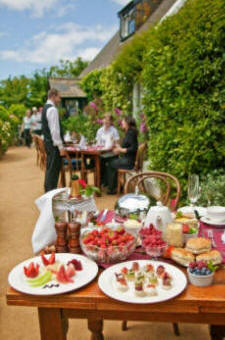 Garden Dining at La Sablonnerie